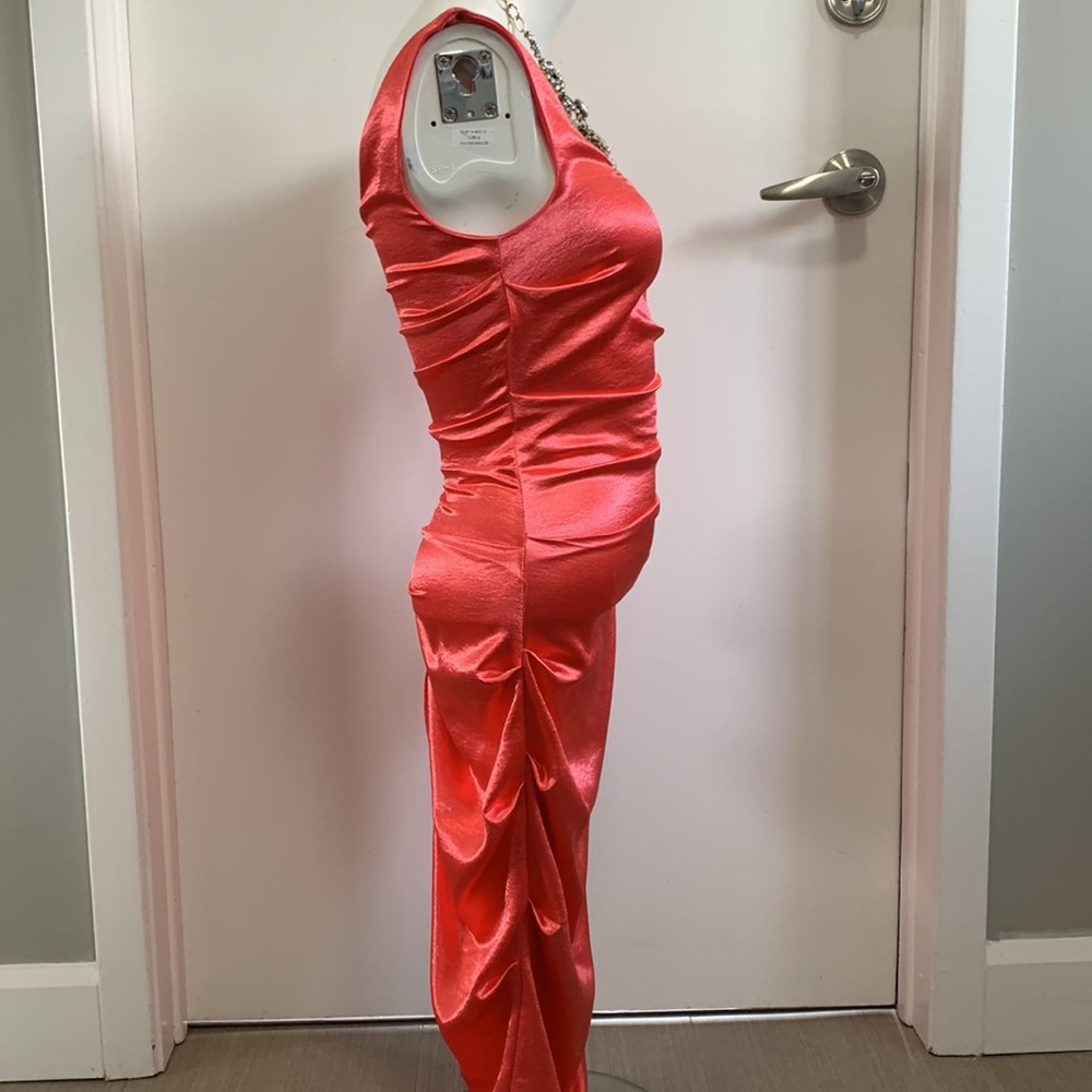 Le Château coral satin dress - Picture 5 of 15